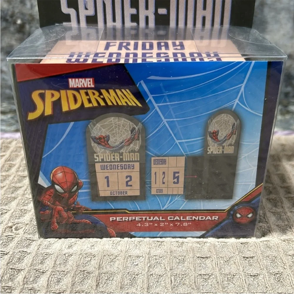 NWT Marvel Spider-Man Perpetual Desk Calendar